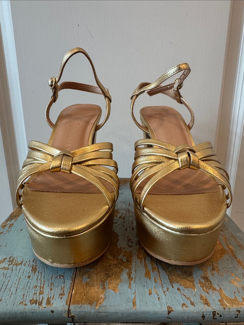 Chinese Laundry Doll Metallic Gold Platform Ankle Strap 4” High Heel Sandals - Picture 6 of 16